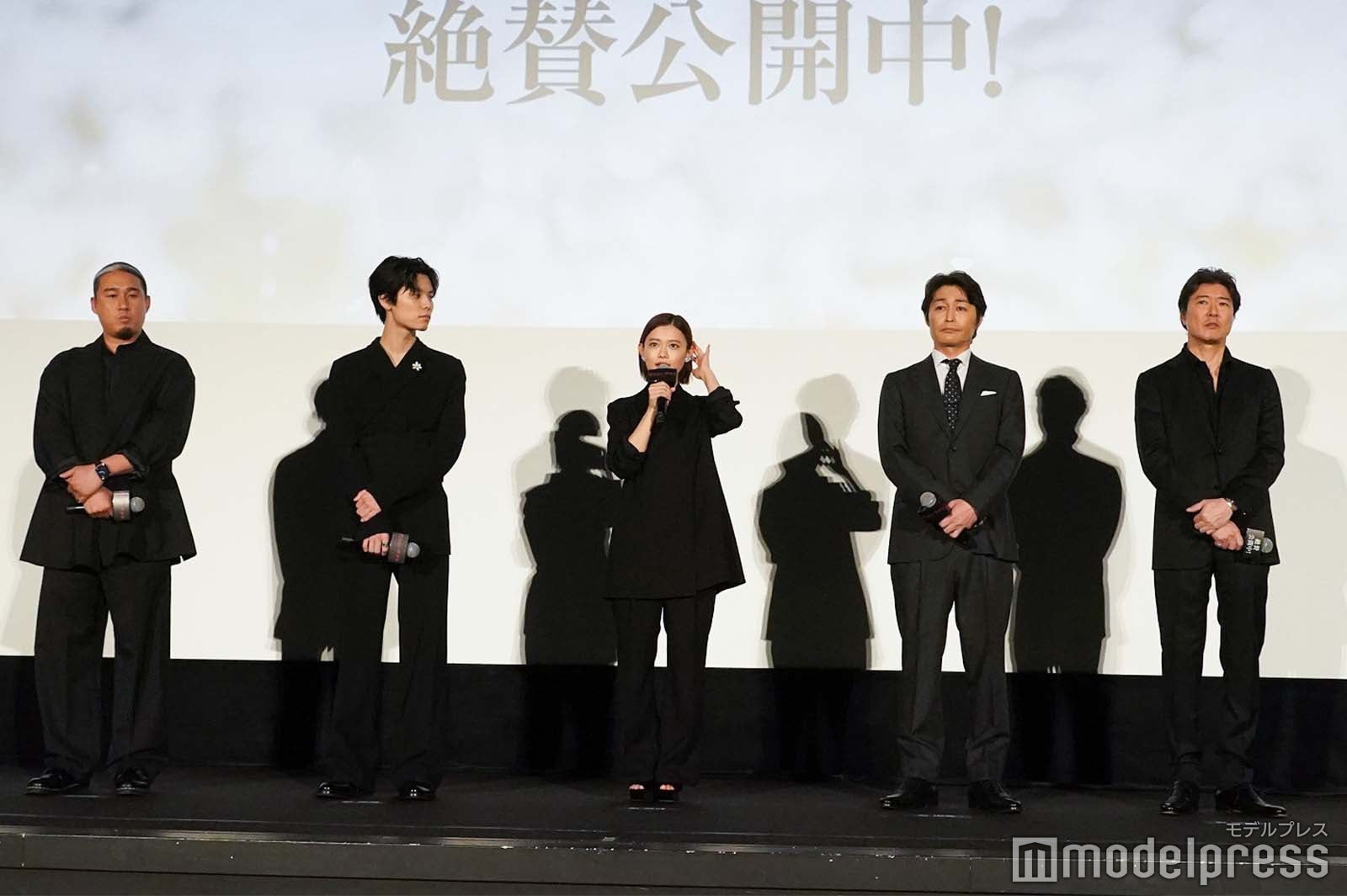 （左から）原廣利監督、萩原利久、杉咲花、安田顕、豊原功補（C）モデルプレス