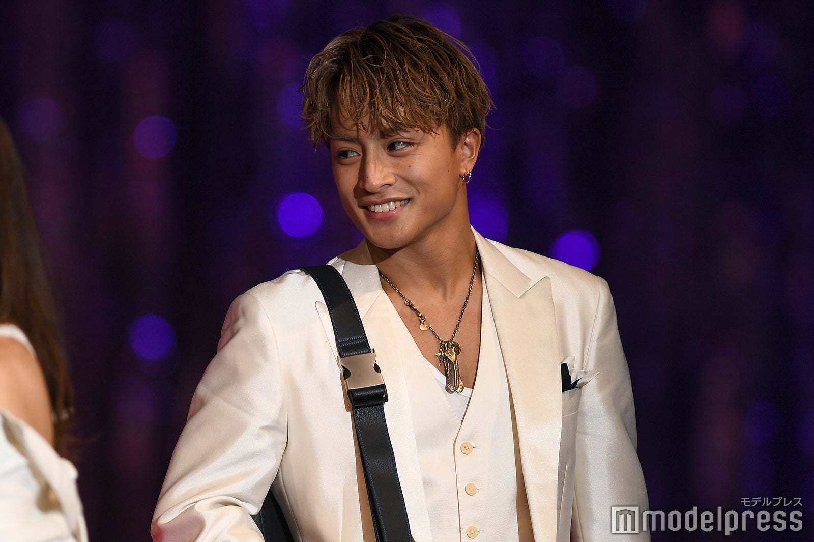 画像17/22) GENERATIONS白濱亜嵐、ホワイトスーツで爽やか笑顔