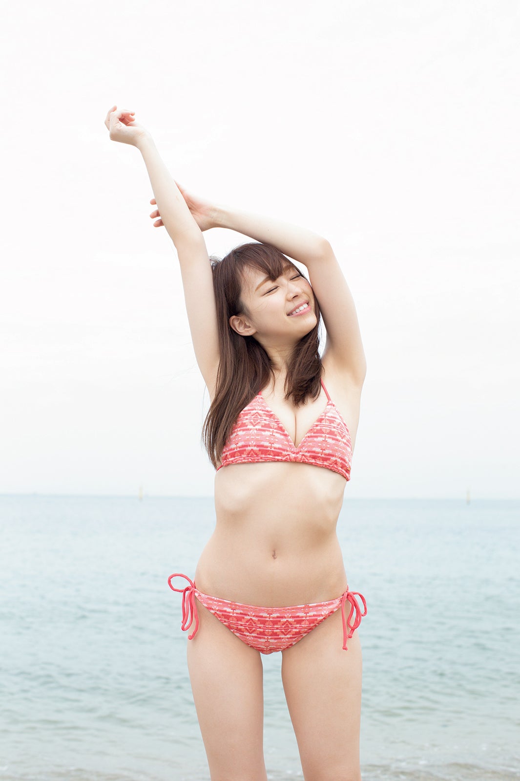 画像25) 元NMB48小笠原茉由、衝撃SEXYショット披露 最初で最後の写真集“緊急出版” - モデルプレス