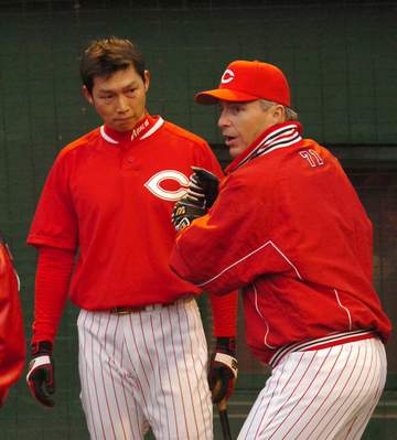 広島・ブラウン元監督 「新井はコミュニケーションスキルが非常に高かった」「リーダーの素質は当時からあった」【一問一答】