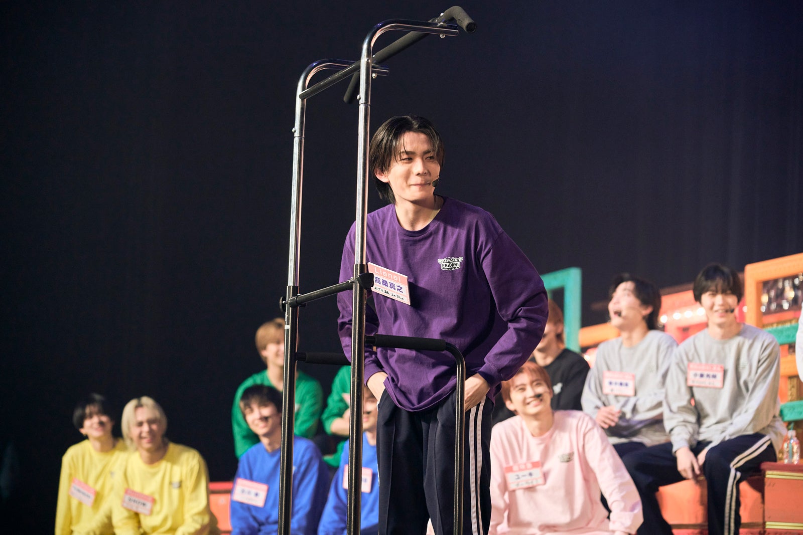 懸垂に自信なさげの高桑真之（C）テレビ東京