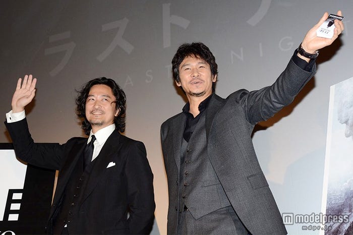 (左から)紀里谷和明監督、伊原剛志