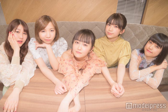 Little Glee Monster(左から)かれん、MAYU、芹奈、manaka、アサヒ