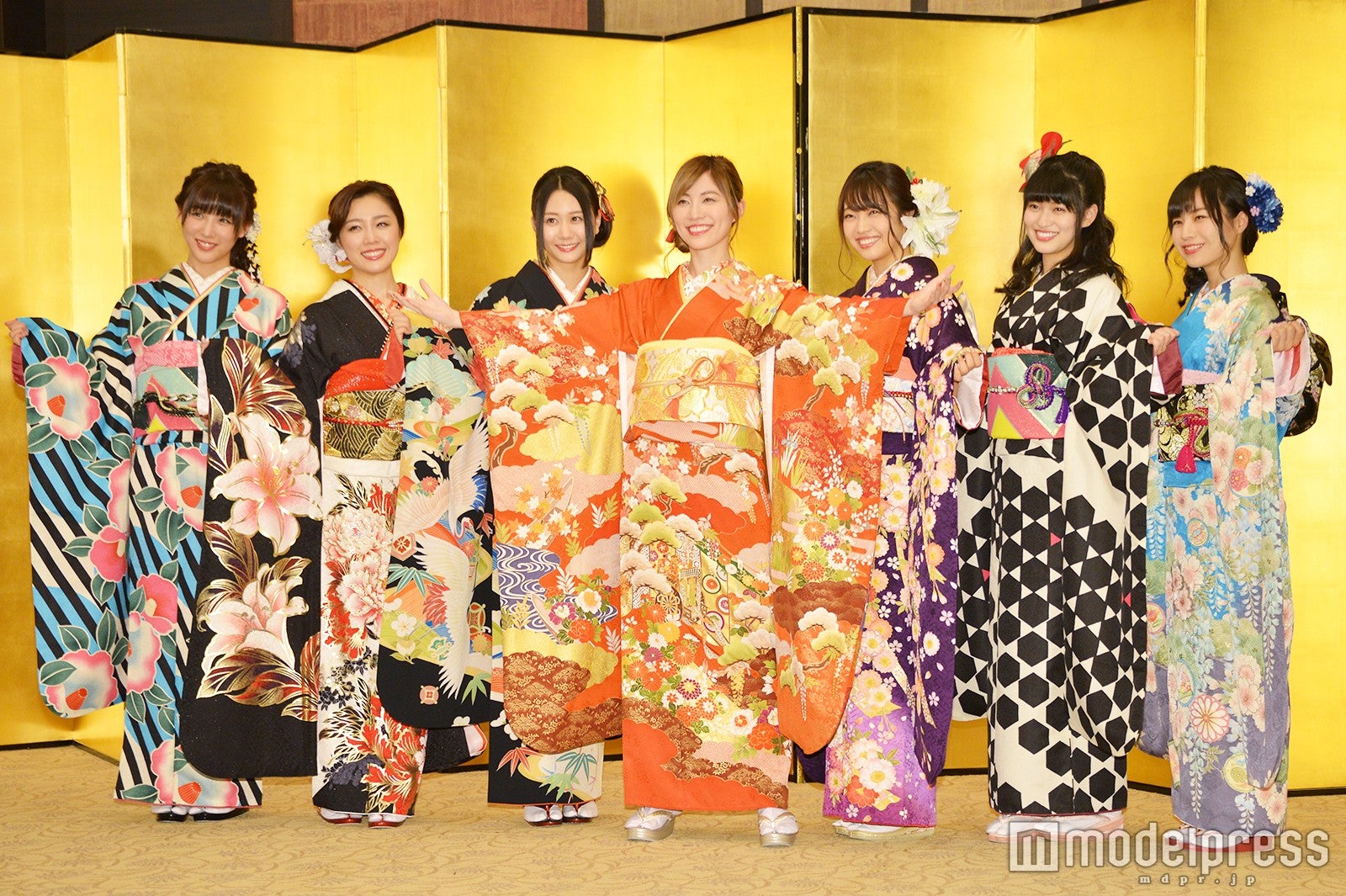 SKE48（左から）鎌田菜月、石田安奈、古畑奈和、松井珠理奈、二村春香、東李苑、青木詩織 （C）モデルプレス