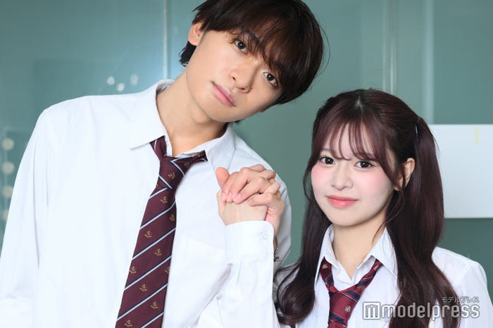 黒木聖那、米澤りあ(C)モデルプレス