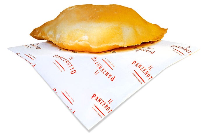 イタリア・プーリア州のソウルフード、パンツェロット（包み揚げピザ）（提供画像）