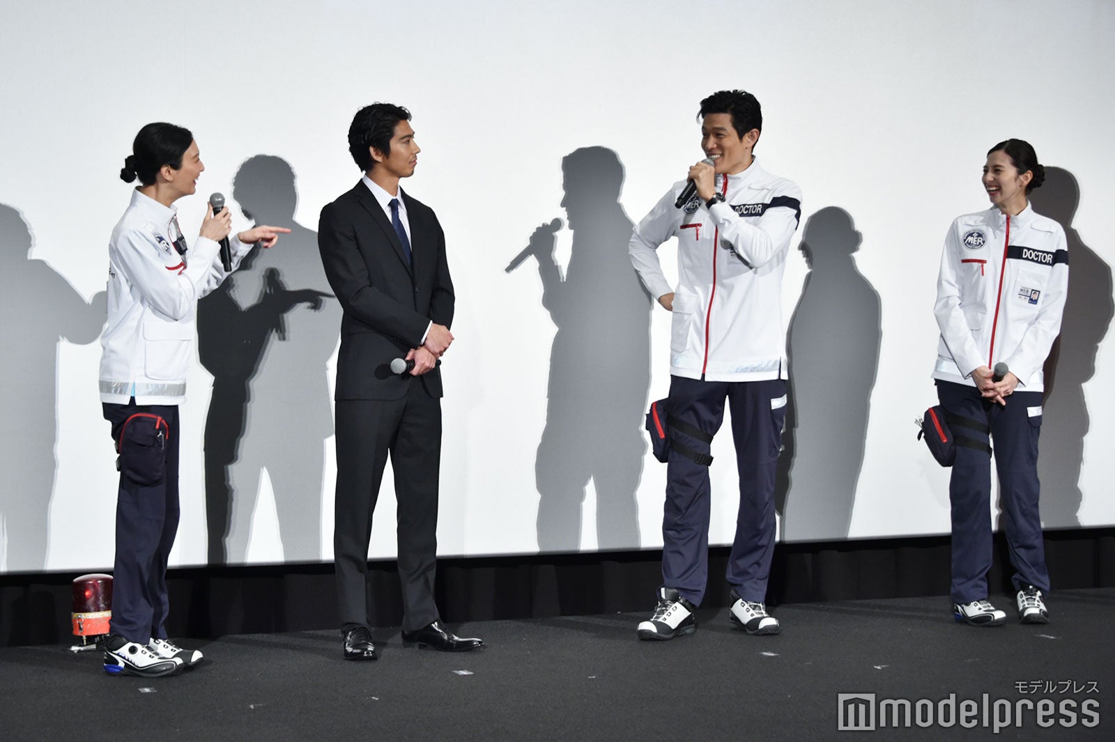 菜々緒、賀来賢人、鈴木亮平、中条あやみ（C）モデルプレス