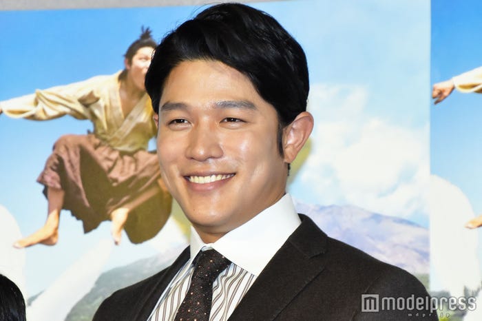 鈴木亮平 (C)モデルプレス