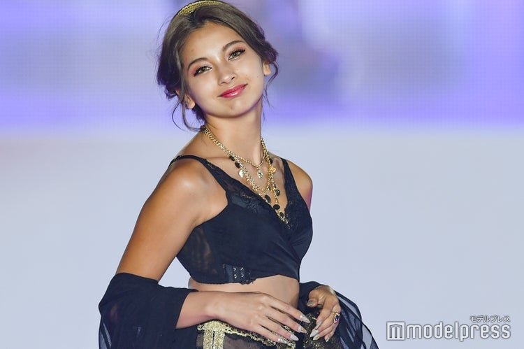 画像4 18 益若つばさ 下着姿で谷間くっきりの美バスト披露 ゆきぽよ 香川沙耶らもブラ見せコーデで色気全開 モデルプレス 画像4 18 益若つばさ 下着姿で谷間くっきりの美バスト披露 ゆきぽよ 香川沙耶らもブラ見せコーデで色気全開 モデルプレス