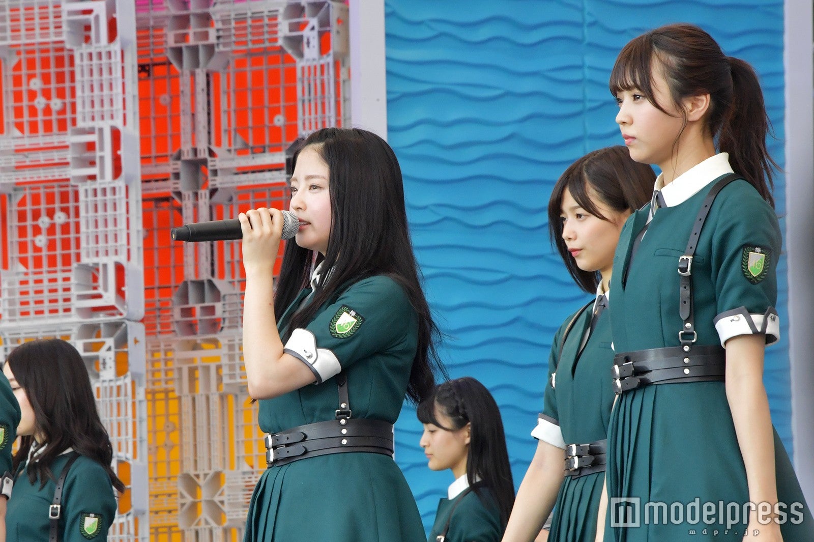 鈴本美愉、渡邉理佐、小林由依（C）モデルプレス