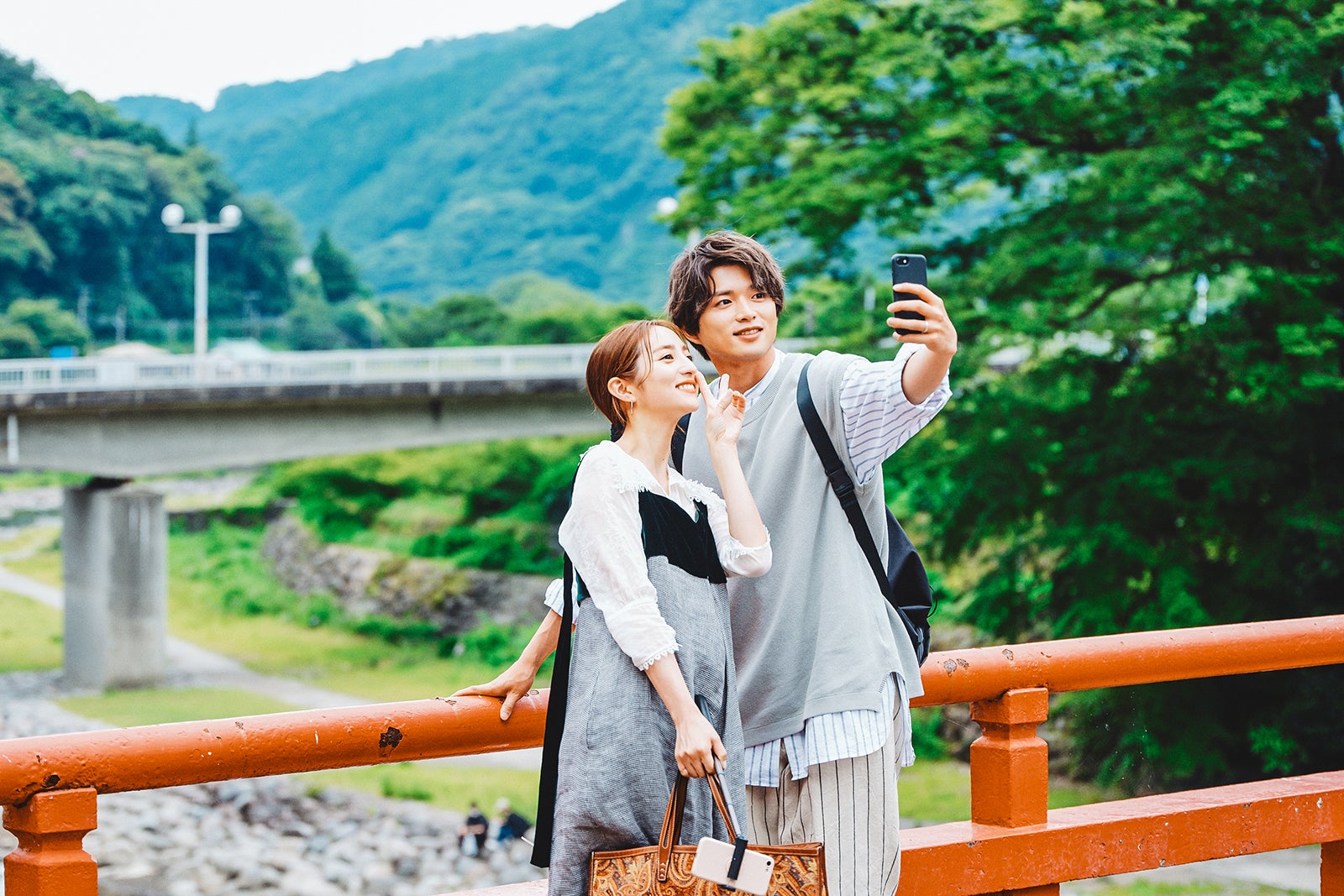 o9sFJB083Ya1Hgr316sr9qLcFEDmJH