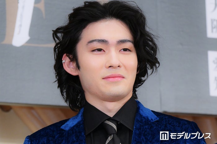 市川染五郎、親子3代ハムレット役で祖父から指輪譲り受ける 恋人役の女優を絶賛「後ろが見えるぐらいな透明感」【ハムレット】