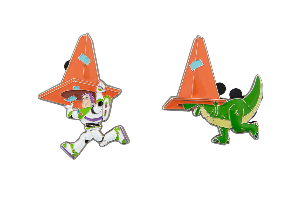 ピンバッジセット¥2,000（C）Disney （C）Disney／Pixar （C）2022 Hasbro．All Rights Reserved．（C）2022 Poof-Slinky，Inc．