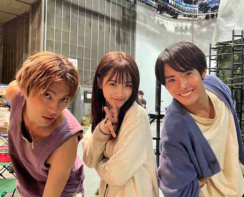 山田裕貴&赤楚衛二、豪華“with B”風ショットが話題 「ペンディングトレイン」片岡凜が公開「この状況で35億なんて言ったら…」