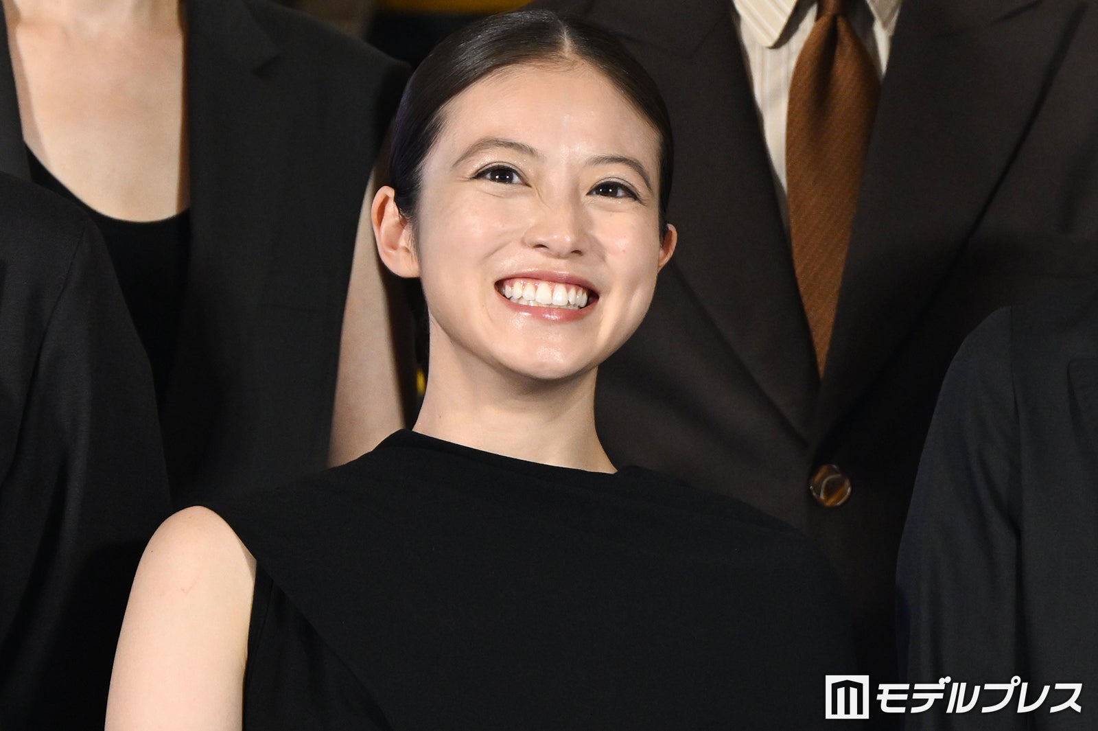 満面の笑みでフォトセッションに応じる今田美桜（C）モデルプレス