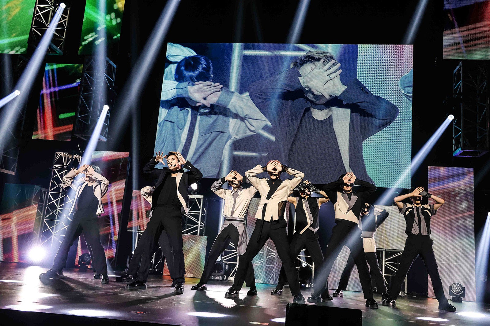 INI／「M」PREMIUM SHOW CASEより（C）LAPONE ENTERTAINMENT