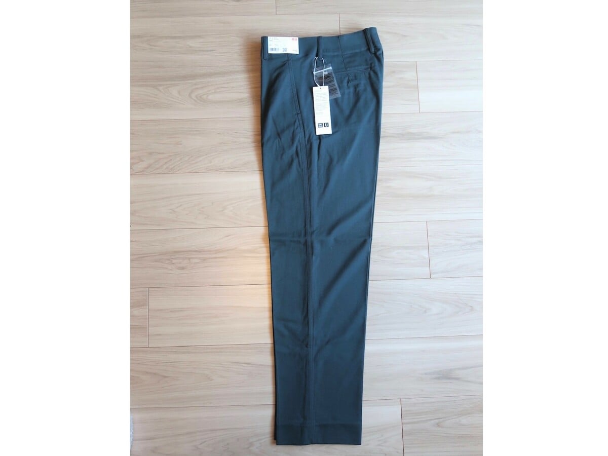 ユニクロ　ジャージースーツパンツ　4990円（税込）※購入時価格