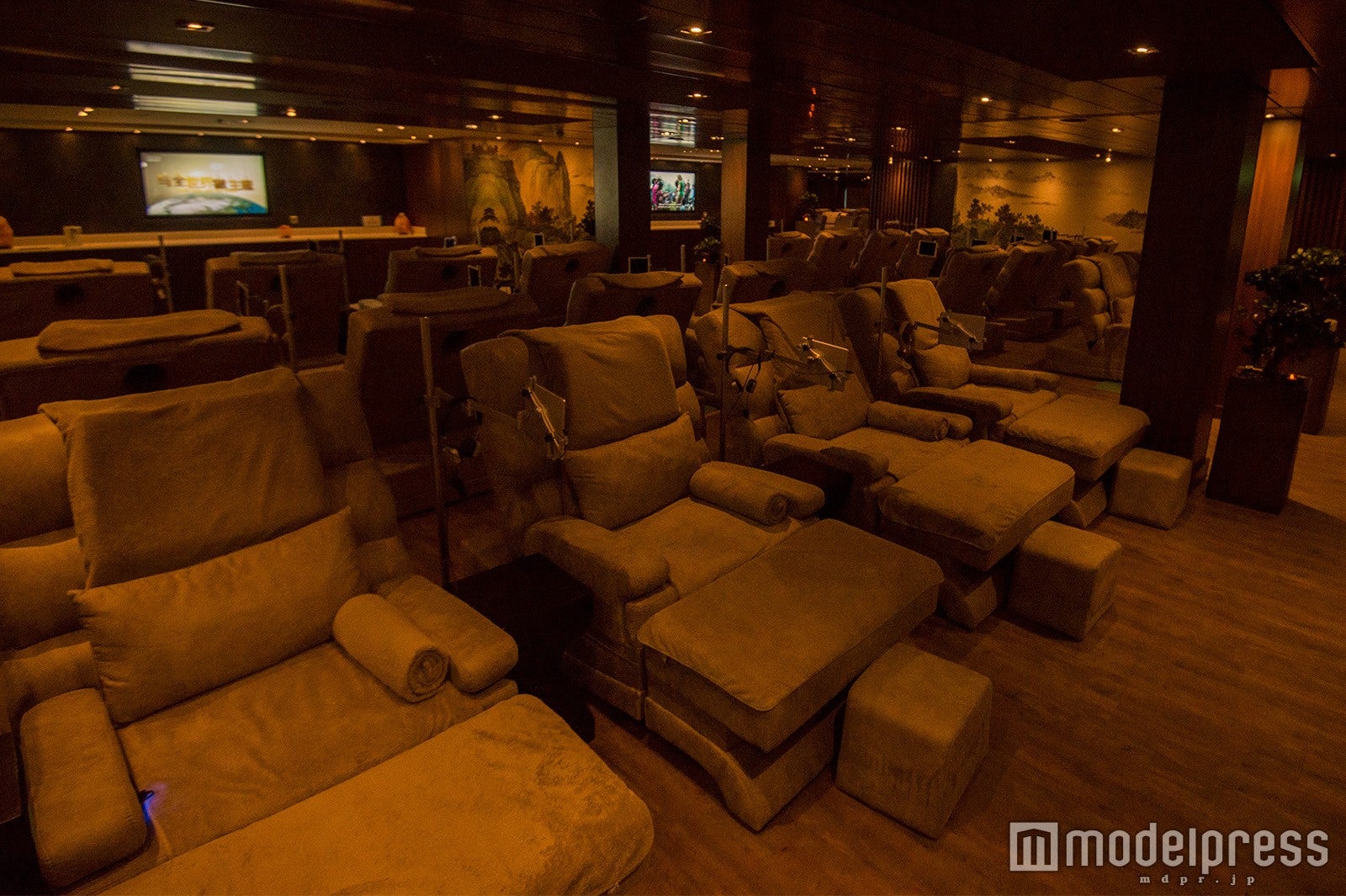 （C）モデルプレス