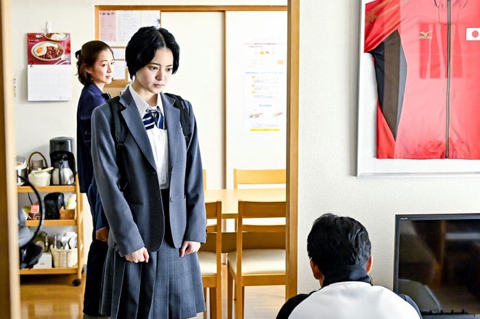 馬渕英里何、平手友梨奈、駿河太郎「ドラゴン桜」最終話より(C)TBS