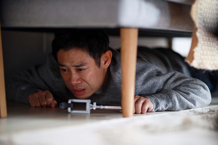 伊藤淳史「離婚しない男―サレ夫と悪嫁の騙し愛―」第3話より(C)テレビ朝日