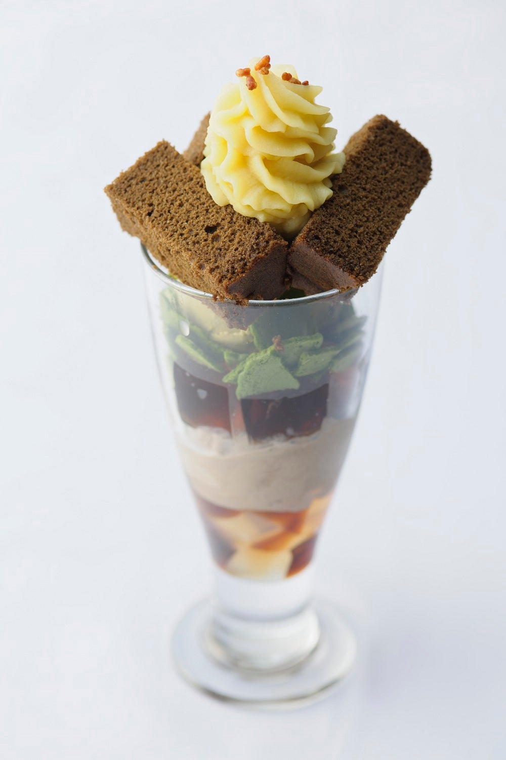 茶寮都路里のほうじ茶カステラパフェ／1,156円（税込価格）（提供元：茶寮都路里）