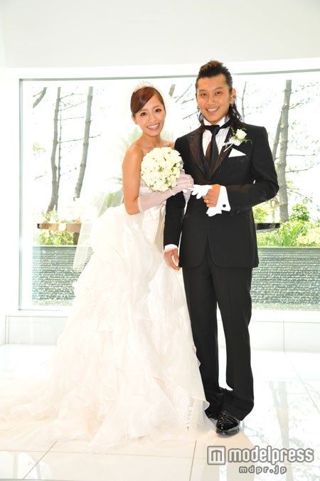 小森純 イケメン夫と誓いのキス 2度目の結婚式実現 モデルプレス 小森純 イケメン夫と誓いのキス 2度目の結婚式実現 モデルプレス