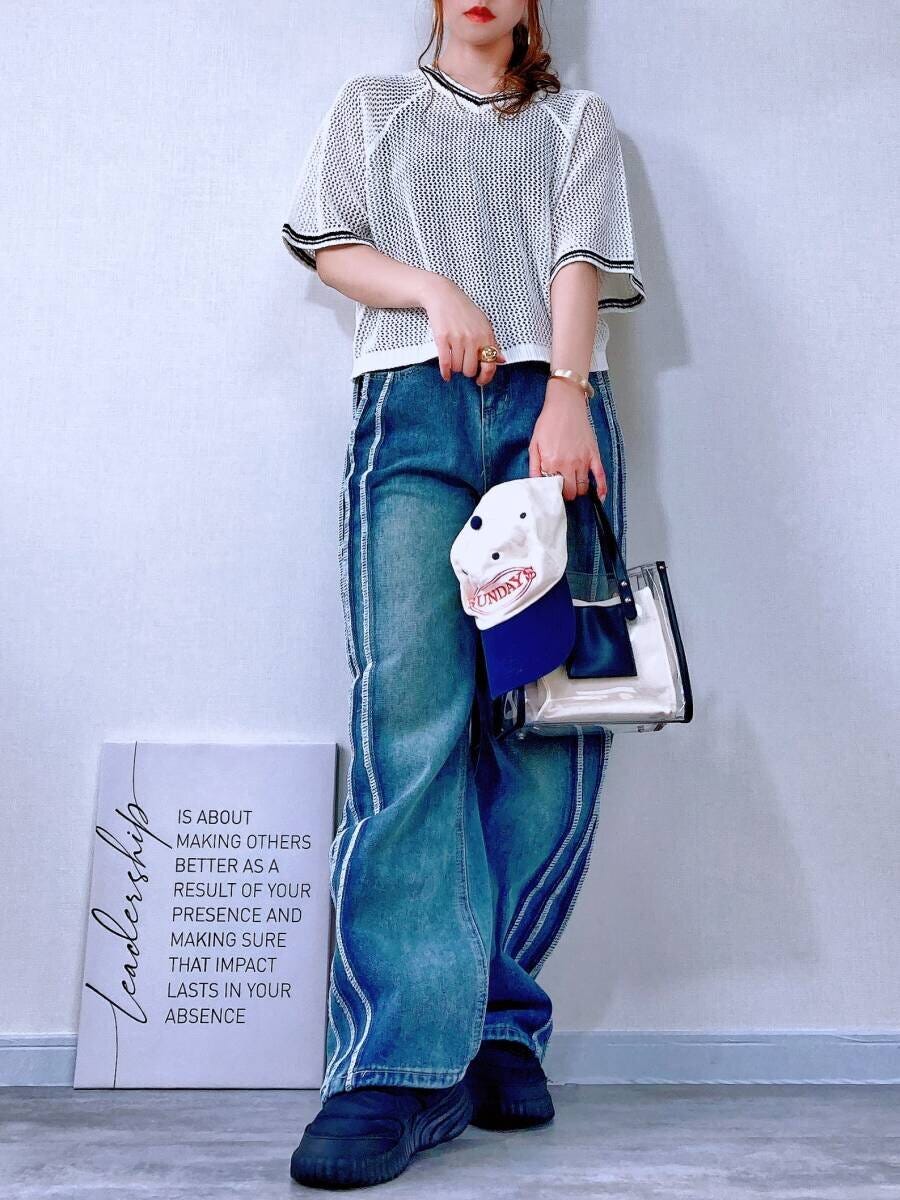 GU　GIRLSメッシュセーター　オフホワイト×ラインデニムの大人カジュアルコーデ