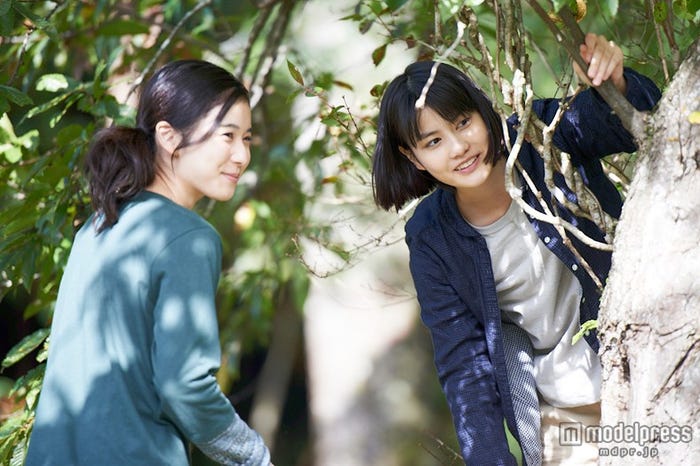 松岡茉優、橋本愛(C)「リトル・フォレスト」製作委員会