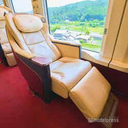 本革を使用したプレミアムシート(C)モデルプレス