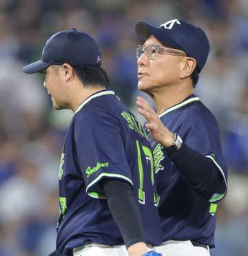 ヤクルト逆転負け 七回に悲劇 3番手の清水が逆転満塁本塁打被弾