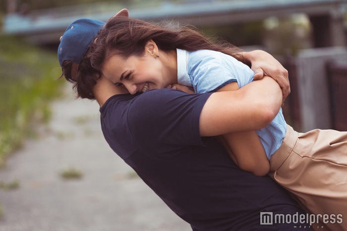 この子から離れられない…と男性に思わせる5つのテクニック(Photo by Vladyslav Starozhylov)