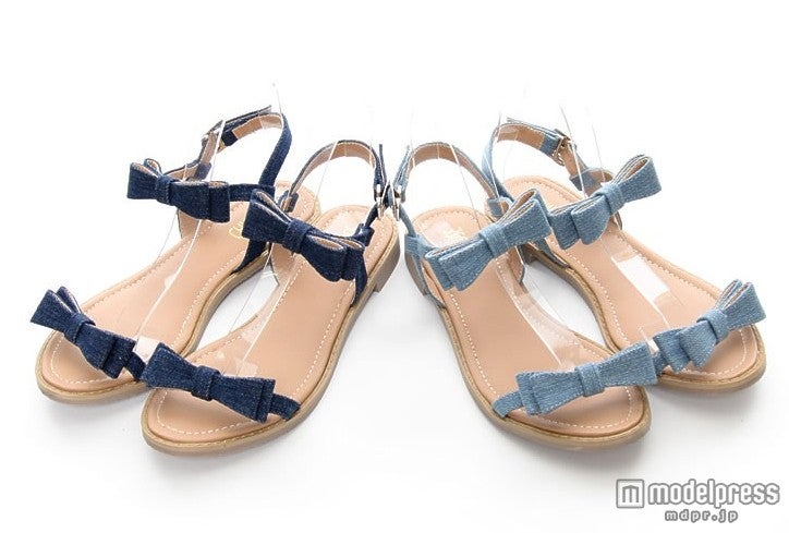 ダブルリボンアンクルストラップフラットサンダル「ReEDIT」2,298円（税込）