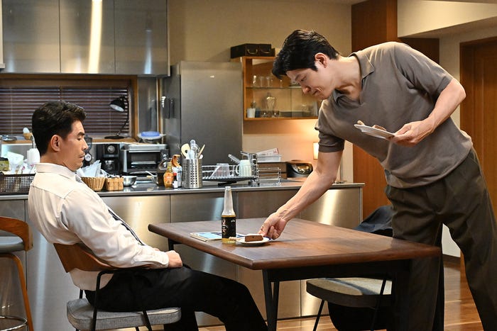 伊藤英明、鈴木亮平「リブート」第7話(C)TBS