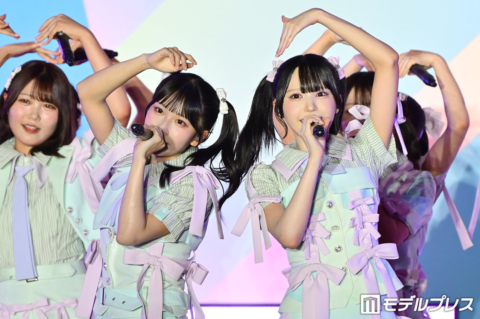 ≒JOY、夏曲連発で魅了 新曲初披露・ラストの「ニアジョイ音頭」にファン沸く【TIF2026】