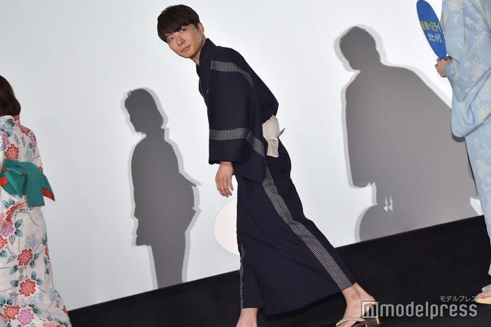 去り際の星野源 (C)モデルプレス