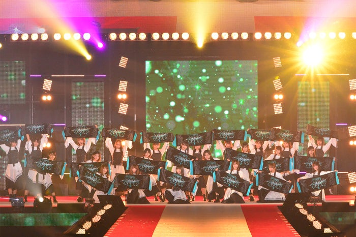 欅坂46 全曲センターチェンジ 2期生 ガルアワ 初出演で歓声響く Girlsaward 19 A W モデルプレス
