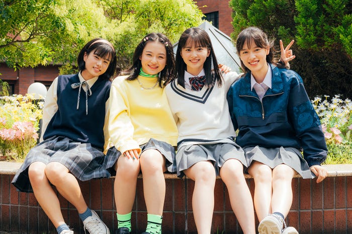 三浦涼菜、武山瑠香、飯沼愛、赤穂華 (C)加藤春日