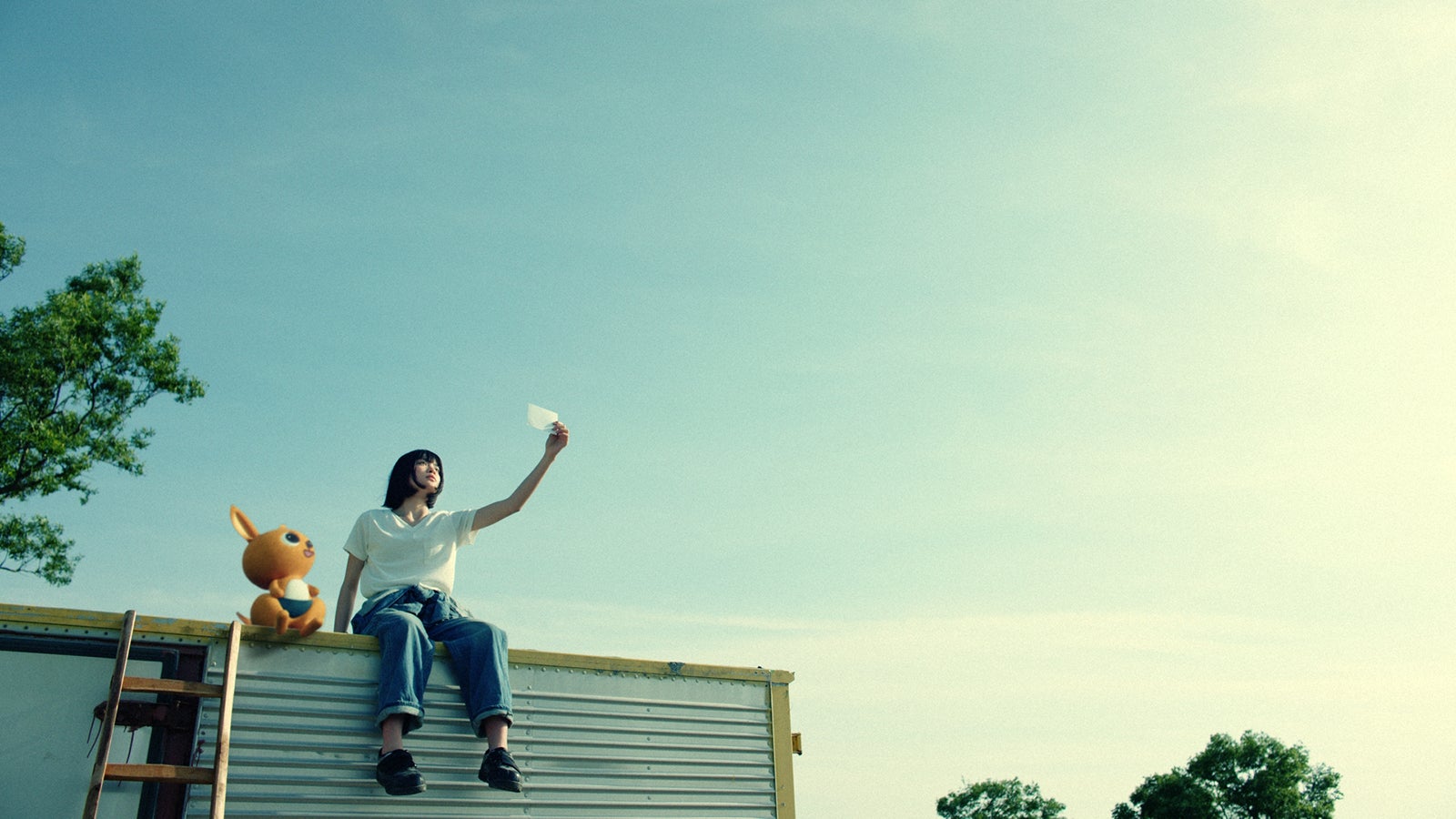 吉田美月喜出演CM「夢のフライト」篇より（提供写真）