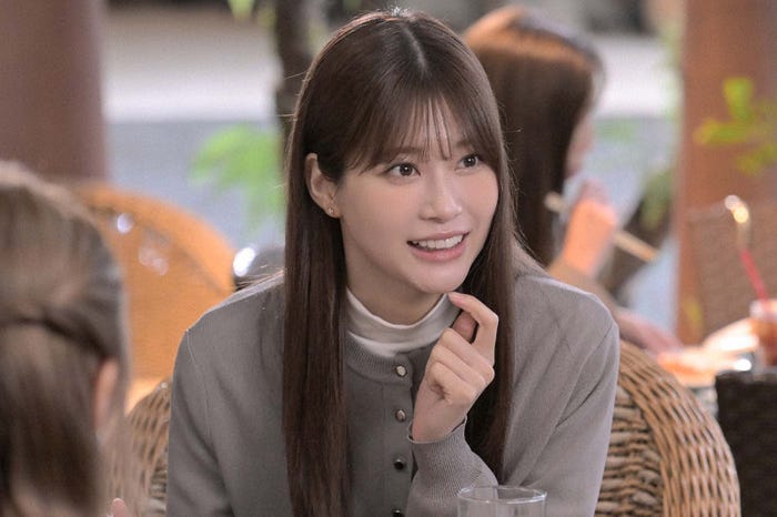 生見愛瑠「くるり~誰が私と恋をした?~」第1話より(C)TBS