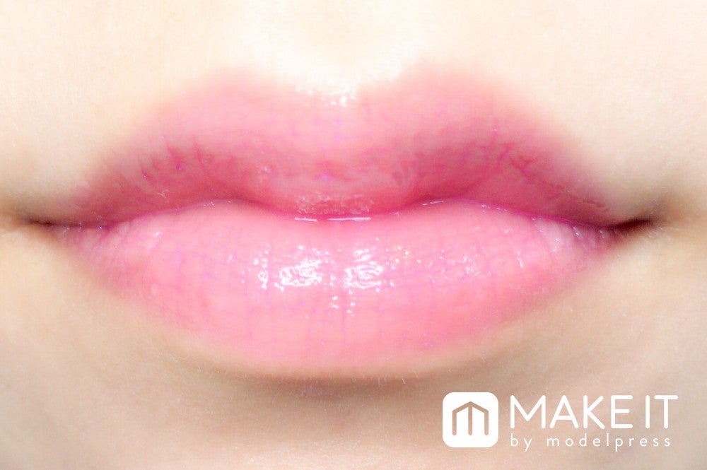 【YSL】「ヴォリュプテ ティントインオイル」“21 ブレイクマイフーシャ”使用 (C)メイクイット