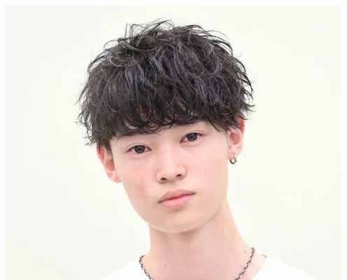 窪塚洋介の息子・愛流、スパイラルパーマにイメチェン「優勝」「イケメン」の声続々