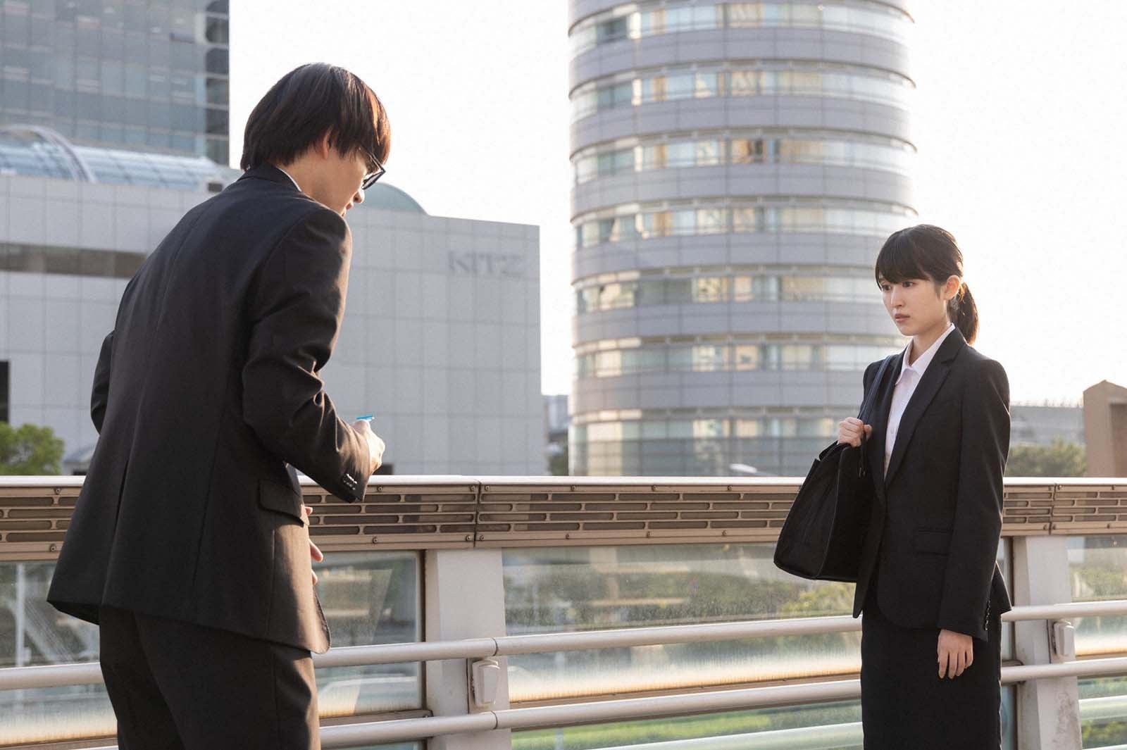 佐野勇斗、福本莉子「トリリオンゲーム」第2話より（C）TBS／撮影：高橋裕子