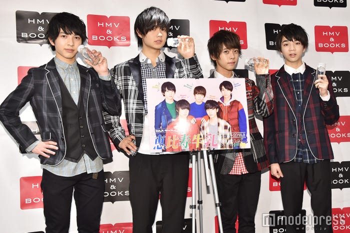 (左から)吉田仁人、佐野勇斗、山﨑悠稀、塩﨑太智(C)モデルプレス
