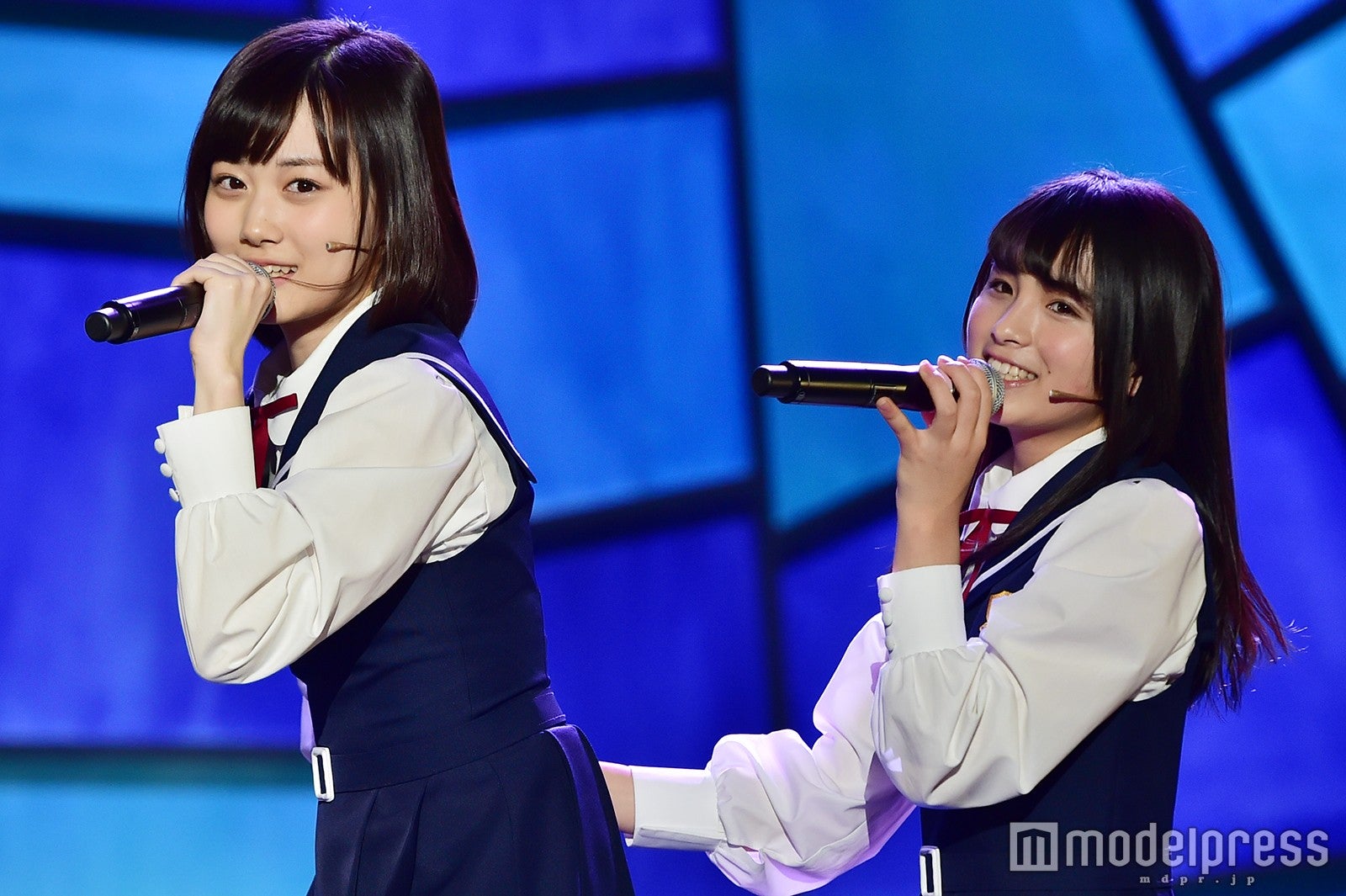 山下美月、大園桃子（C）モデルプレス