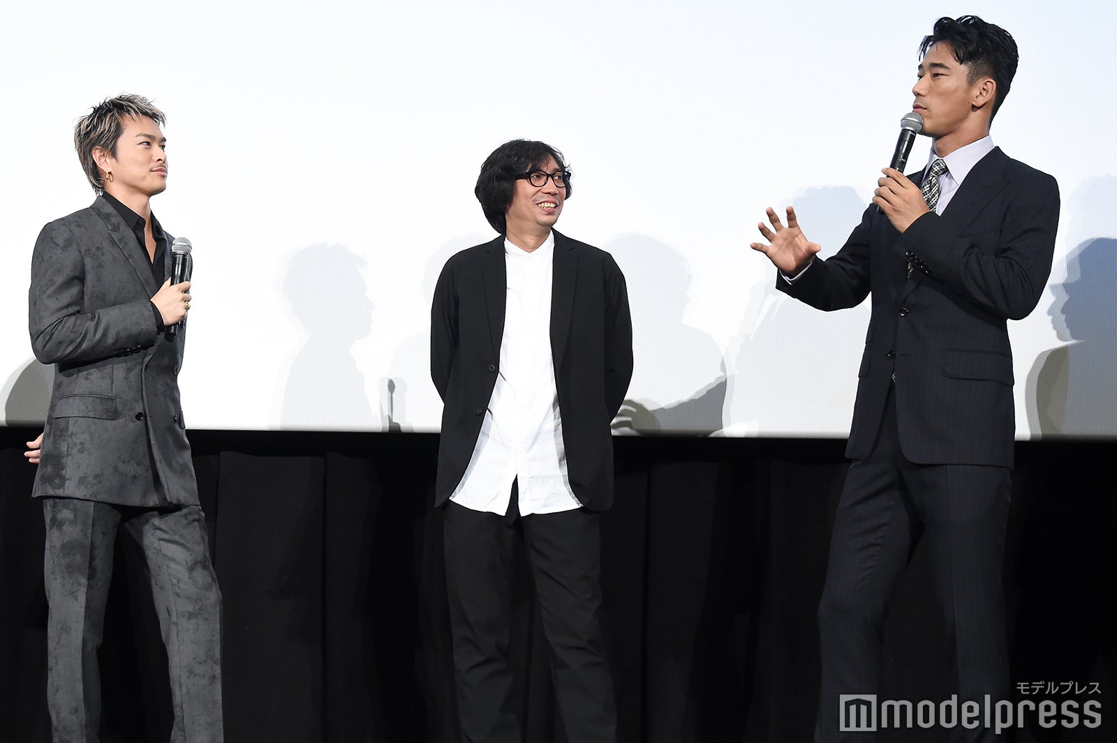 今市隆二（左）の初演技を絶賛した小林直己（右）（C）モデルプレス