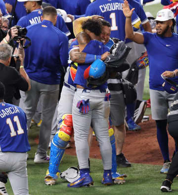 ド派手な虹色防具が米野球殿堂で展示 ベネズエラ主将のペレス捕手が寄贈 公式SNSに「クーパーズタウンで永遠に語り継がれる」と投稿