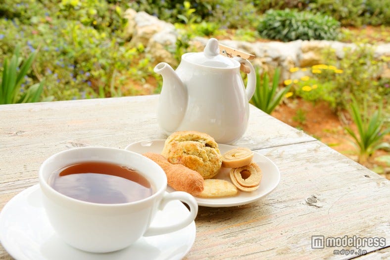 沖縄女子会に、紅茶農園の本格アフタヌーンティー