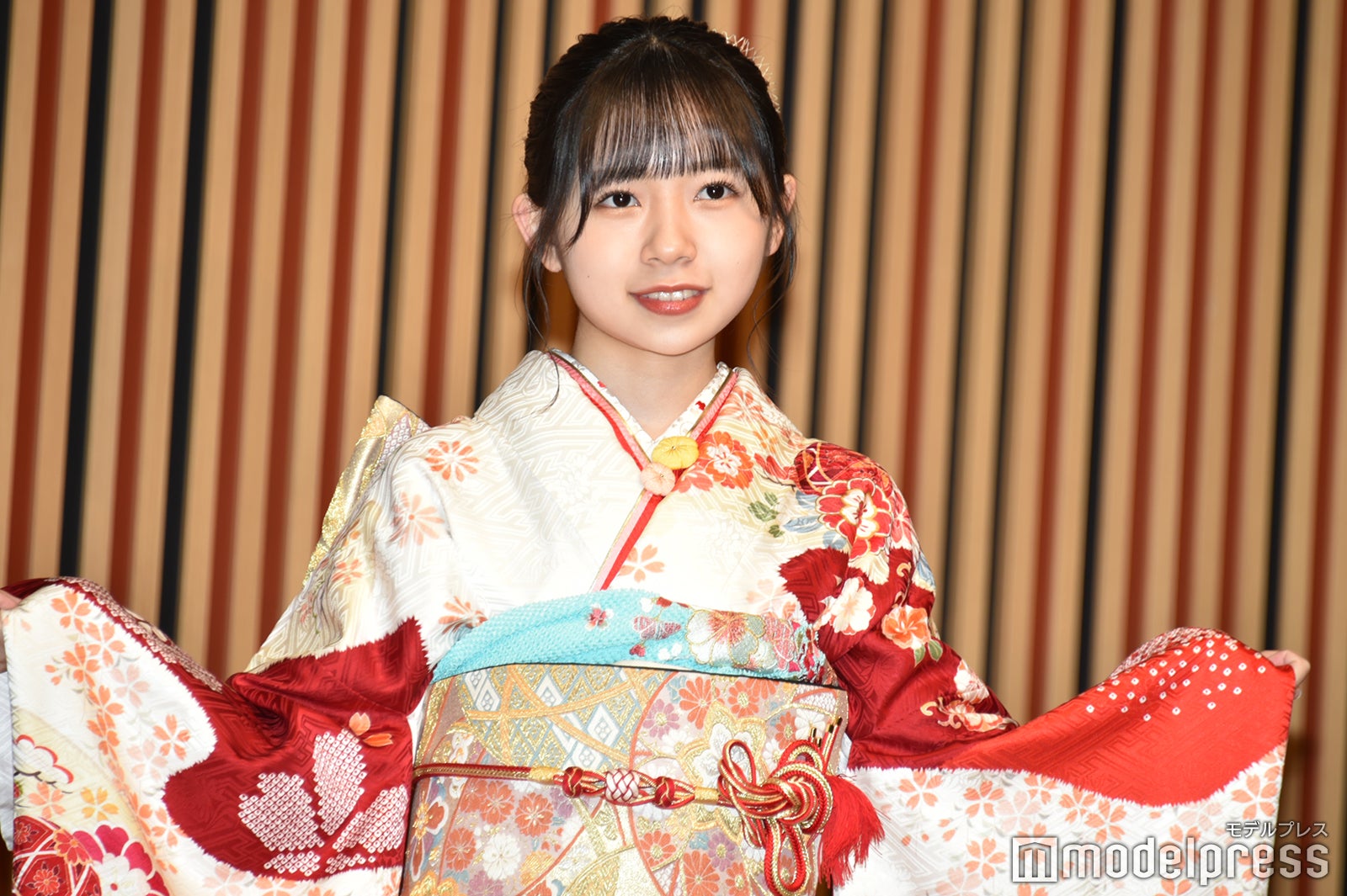 石綿星南 （C）モデルプレス