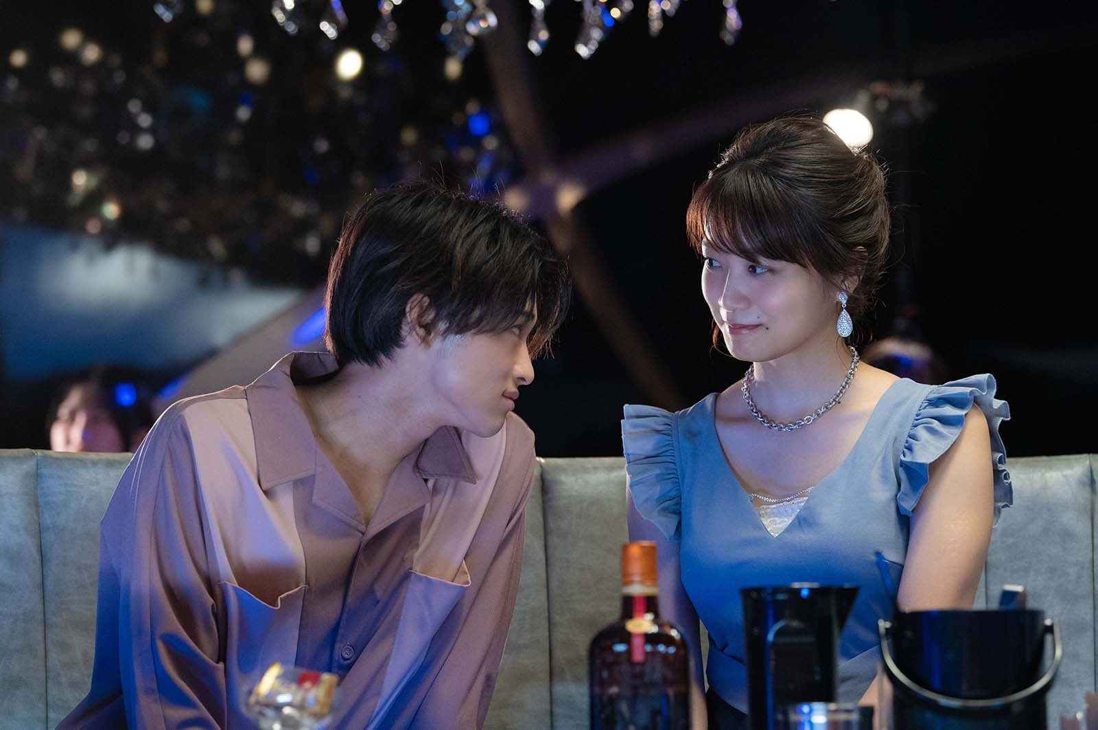 松本怜生、深川麻衣「サワコ～それは、果てなき復讐」第6話より（C）BS-TBS