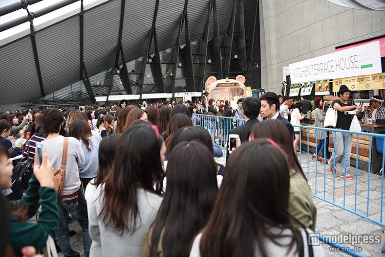 屋台には行列が